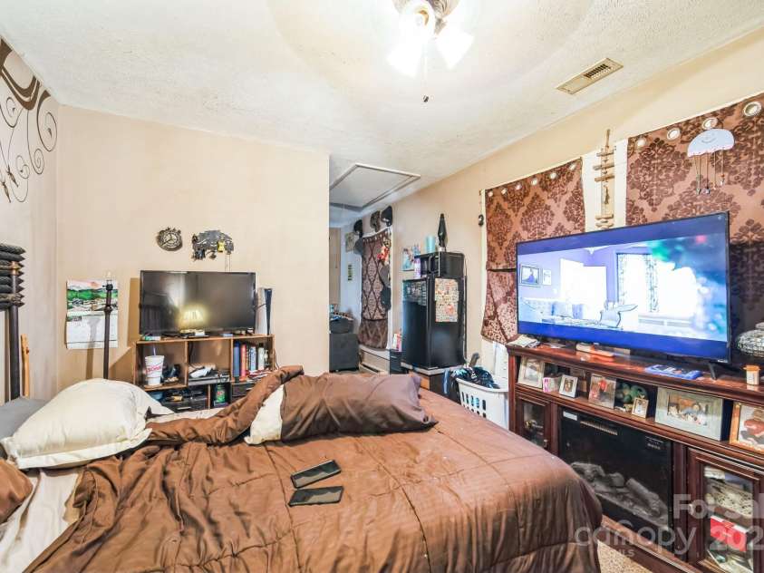 247 Speedwell Acres Road, Cullowhee, NC 28723.  MLS# CAR4235703, YatesRealty ID 9245. 