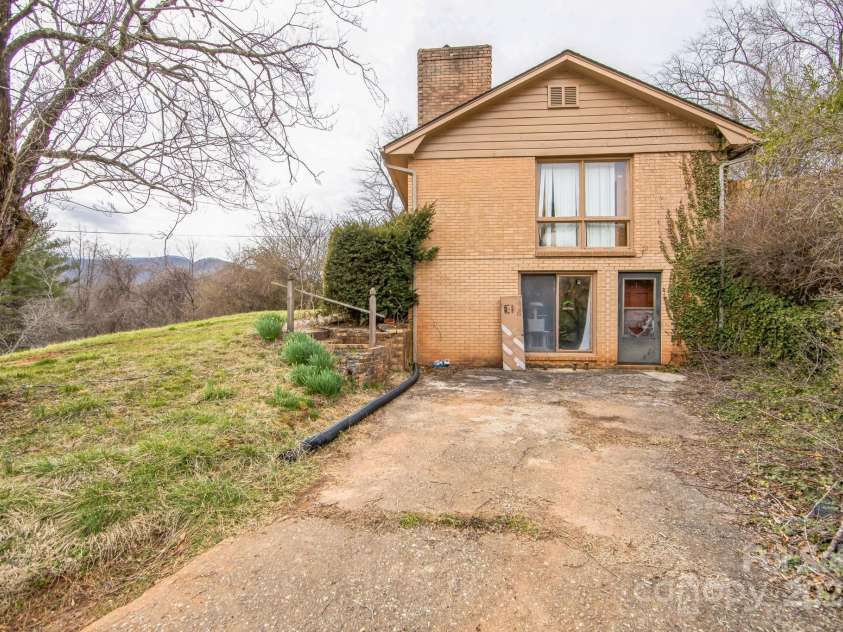 247 Speedwell Acres Road, Cullowhee, NC 28723.  MLS# CAR4235703, YatesRealty ID 9245. 