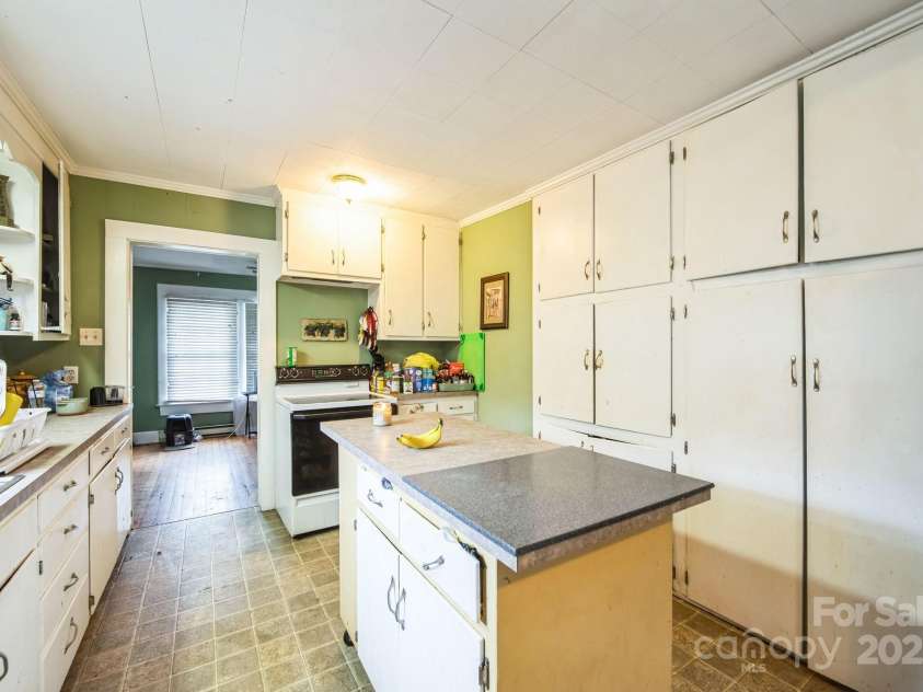 247 Speedwell Acres Road, Cullowhee, NC 28723.  MLS# CAR4320906, YatesRealty ID 9245. 