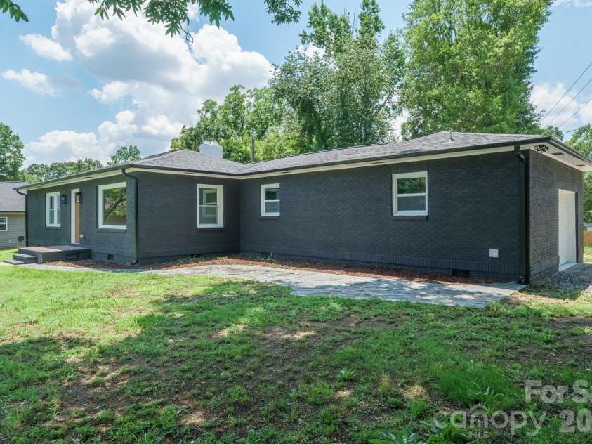 841 Murphy Street, Kannapolis, NC 28081.  MLS# CAR4391730, YatesRealty ID 9245. 