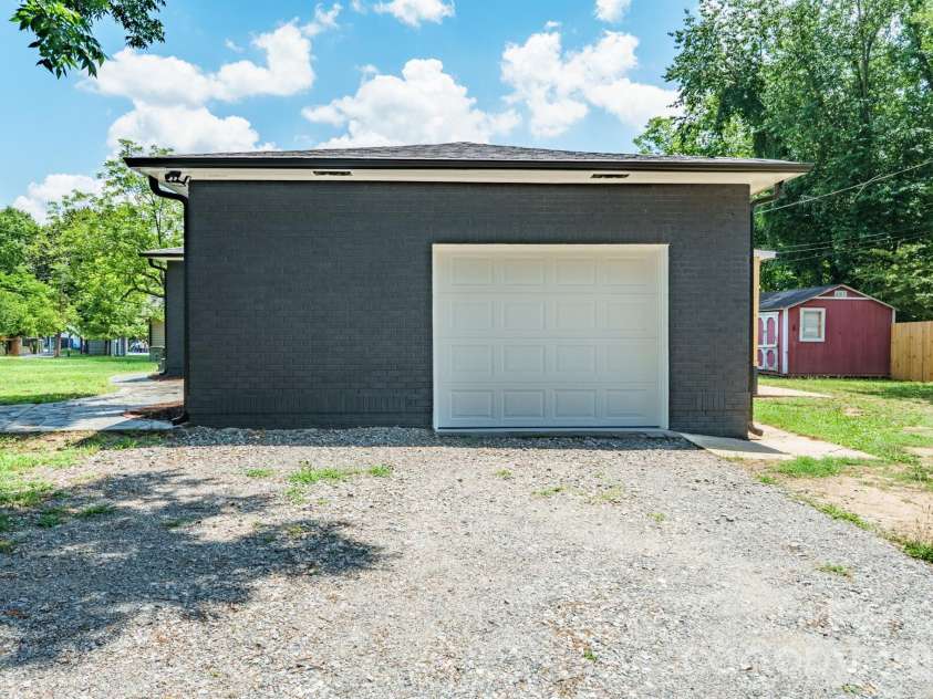 841 Murphy Street, Kannapolis, NC 28081.  MLS# CAR4391730, YatesRealty ID 9245. 