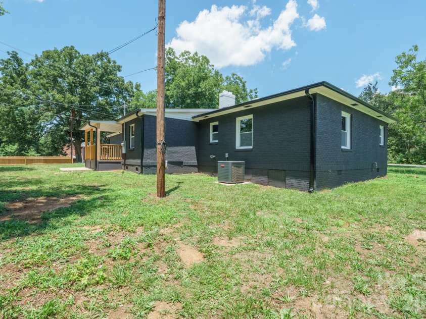 841 Murphy Street, Kannapolis, NC 28081.  MLS# CAR4391730, YatesRealty ID 9245. 