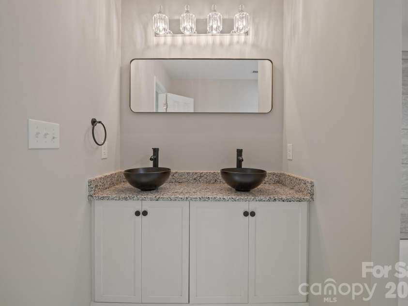 841 Murphy Street, Kannapolis, NC 28081.  MLS# CAR4391730, YatesRealty ID 9245. Double Vanity, Primary Bath