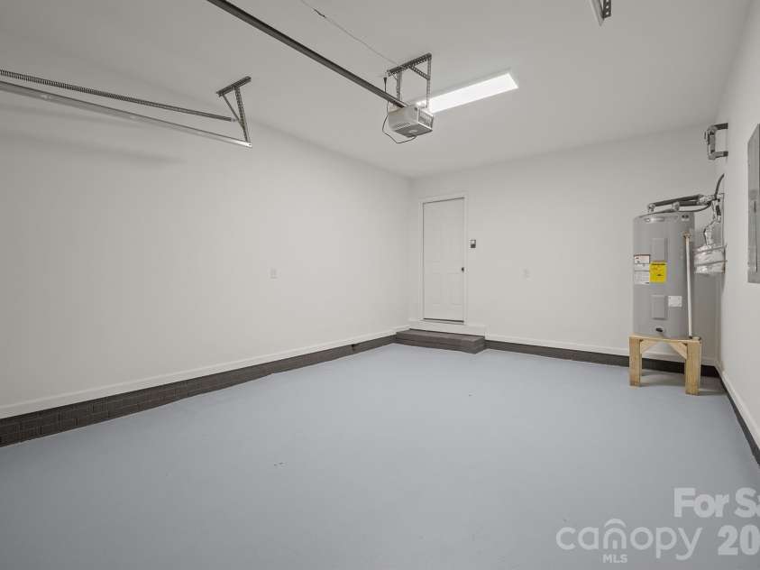 841 Murphy Street, Kannapolis, NC 28081.  MLS# CAR4391730, YatesRealty ID 9245. Garage