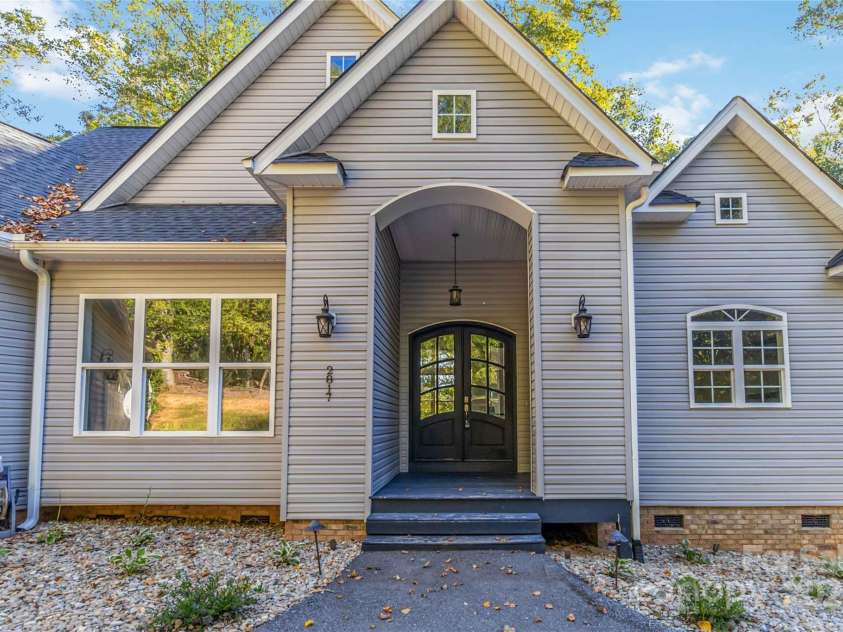 2817 Lakefront Drive, Belmont, NC 28012.  MLS# CAR4253214, YatesRealty ID 9247. 