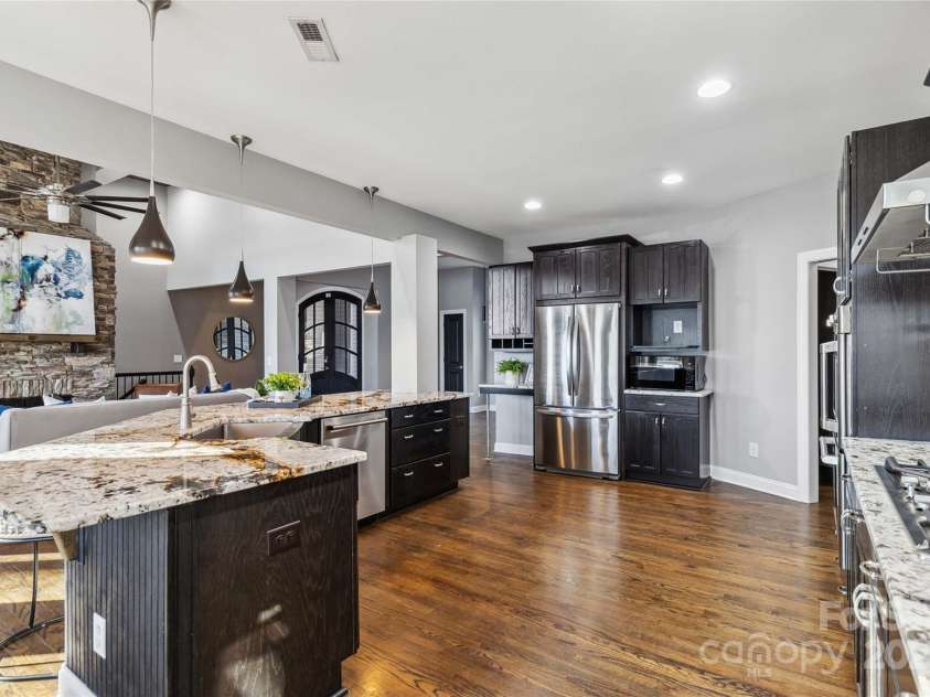 2817 Lakefront Drive, Belmont, NC 28012.  MLS# CAR4253214, YatesRealty ID 9247. 