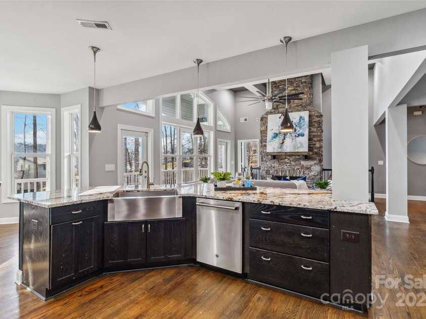 2817 Lakefront Drive, Belmont, NC 28012.  MLS# CAR4253214, YatesRealty ID 9247. 