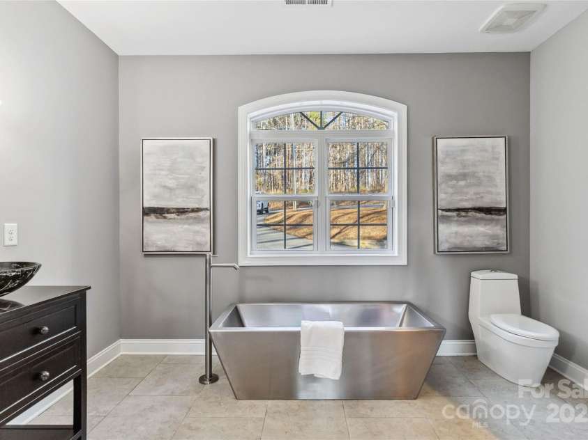 2817 Lakefront Drive, Belmont, NC 28012.  MLS# CAR4253214, YatesRealty ID 9247. 