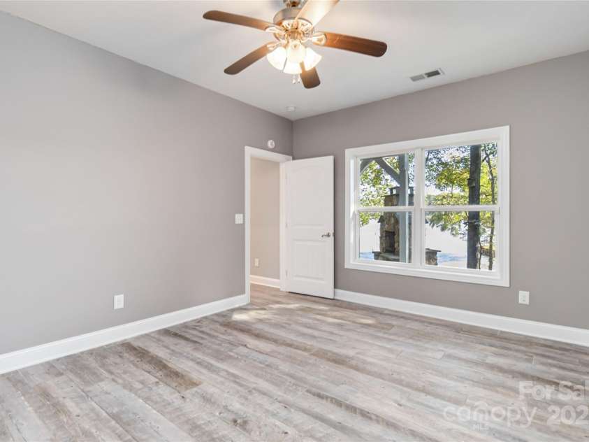 2817 Lakefront Drive, Belmont, NC 28012.  MLS# CAR4253214, YatesRealty ID 9247. 