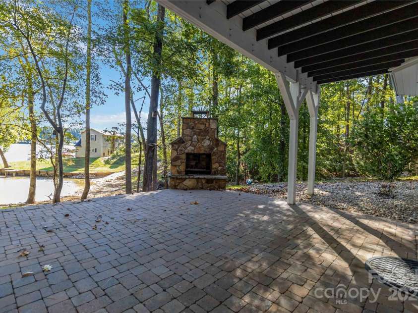 2817 Lakefront Drive, Belmont, NC 28012.  MLS# CAR4253214, YatesRealty ID 9247. 