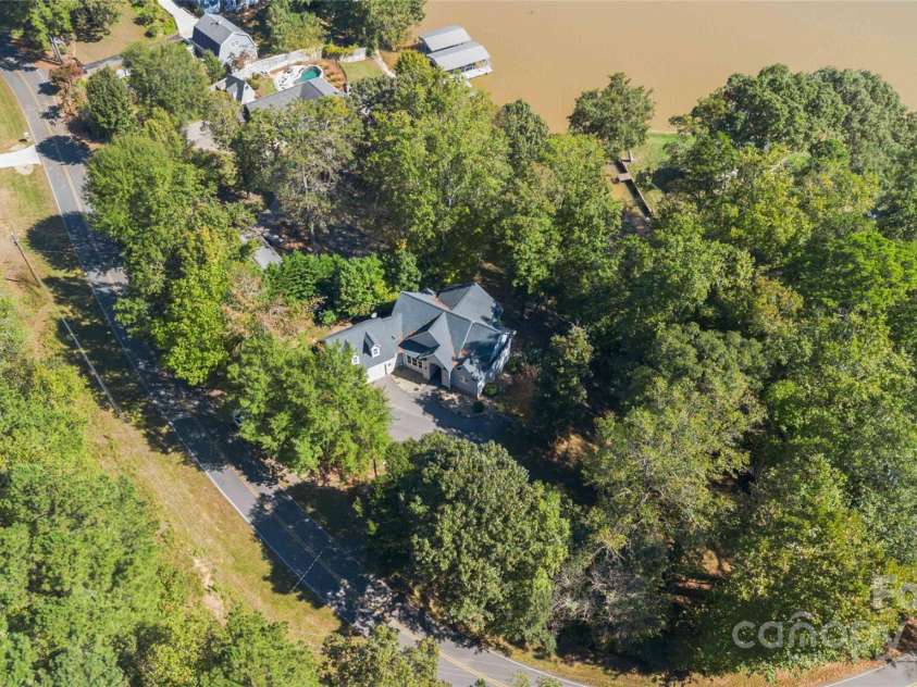 2817 Lakefront Drive, Belmont, NC 28012.  MLS# CAR4253214, YatesRealty ID 9247. 