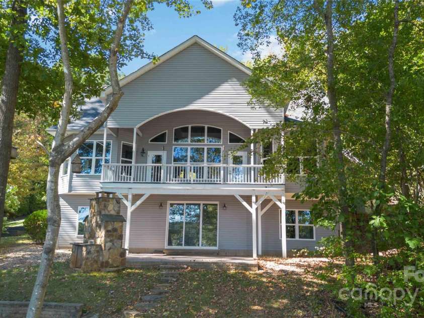 2817 Lakefront Drive, Belmont, NC 28012.  MLS# CAR4253214, YatesRealty ID 9247. 