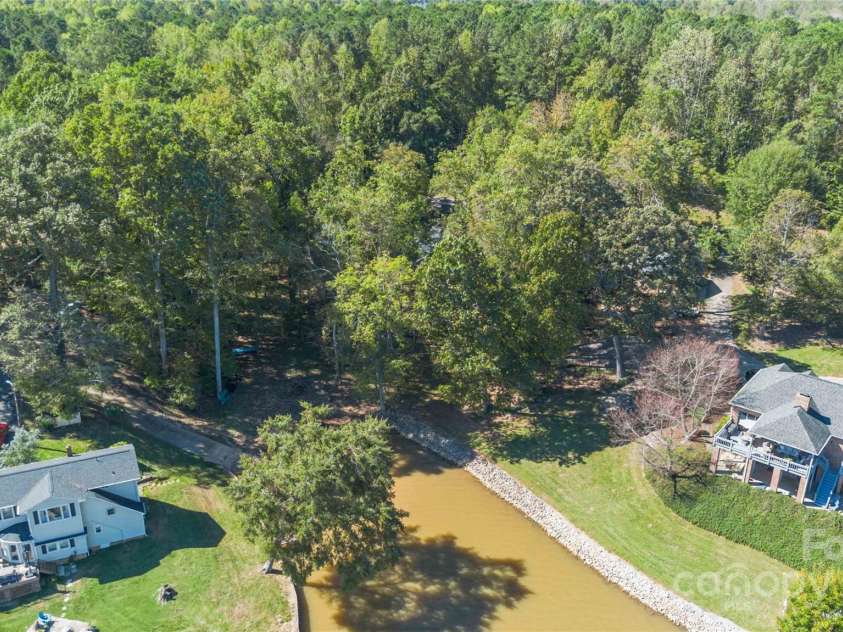 2817 Lakefront Drive, Belmont, NC 28012.  MLS# CAR4253214, YatesRealty ID 9247. 