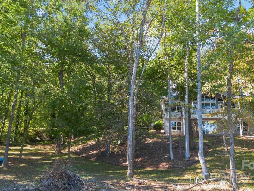 2817 Lakefront Drive, Belmont, NC 28012.  MLS# CAR4253214, YatesRealty ID 9247. 