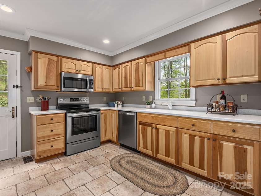 1963 Crymes Cove Road, Waynesville, NC 28786.  MLS# CAR4246180, YatesRealty ID 9248. 