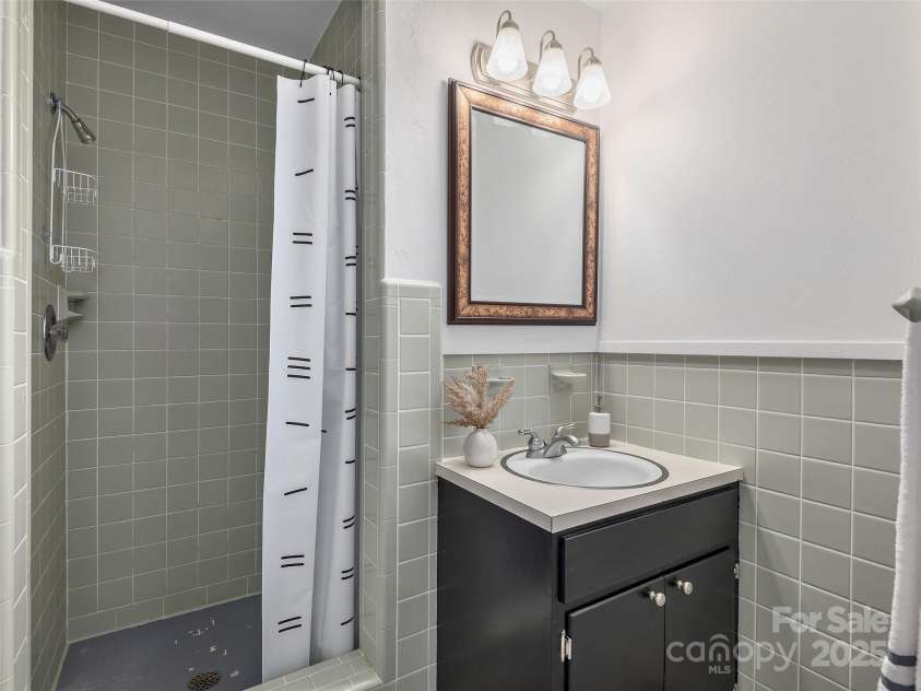 1963 Crymes Cove Road, Waynesville, NC 28786.  MLS# CAR4246180, YatesRealty ID 9248. 