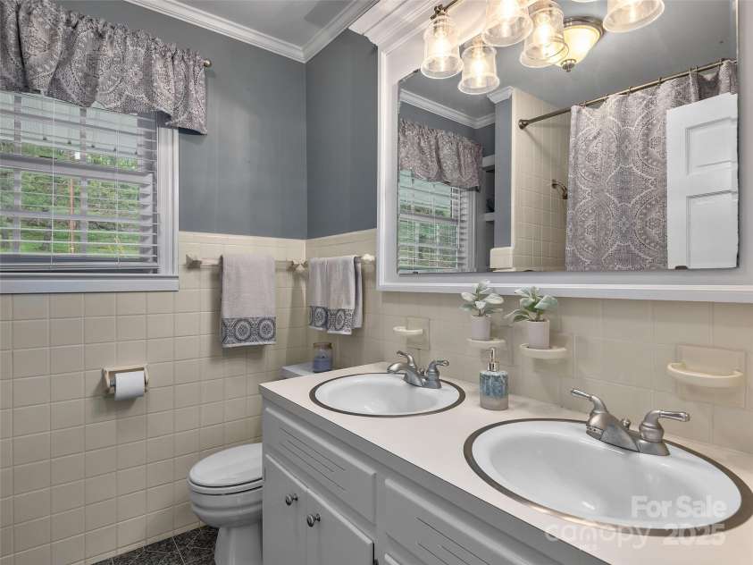 1963 Crymes Cove Road, Waynesville, NC 28786.  MLS# CAR4246180, YatesRealty ID 9248. 