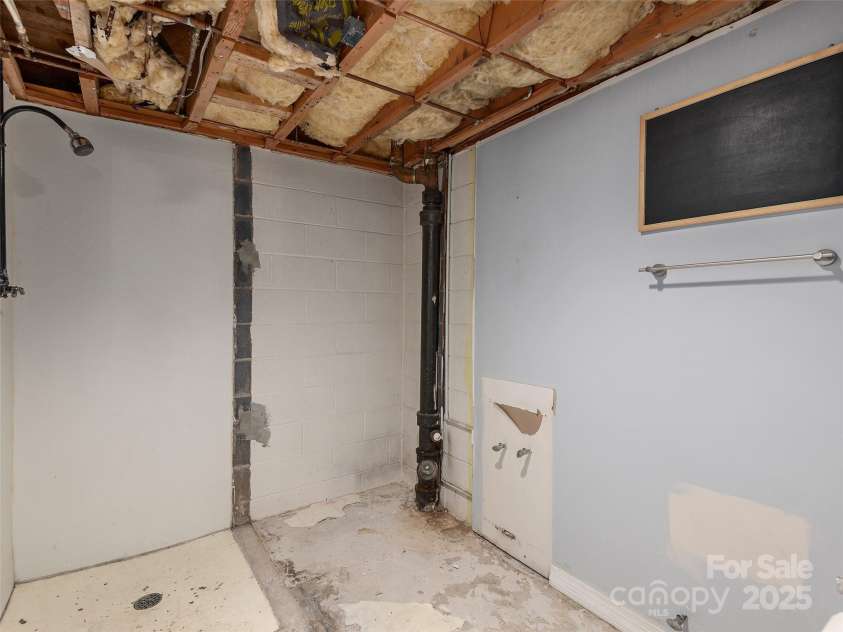 1963 Crymes Cove Road, Waynesville, NC 28786.  MLS# CAR4246180, YatesRealty ID 9248. 