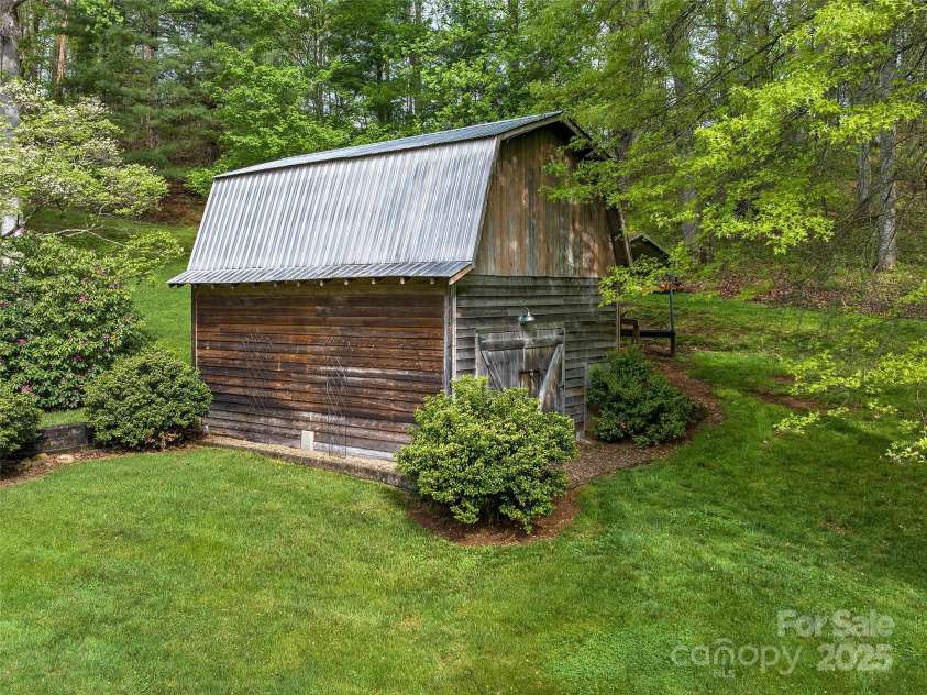 1963 Crymes Cove Road, Waynesville, NC 28786.  MLS# CAR4246180, YatesRealty ID 9248. 