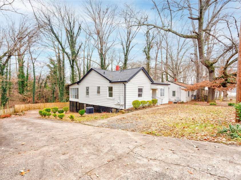 704 Earl Road, Shelby, NC 28150.  MLS# CAR4325482, YatesRealty ID 9248. 
