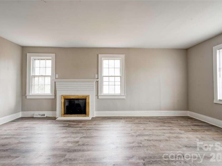 704 Earl Road, Shelby, NC 28150.  MLS# CAR4325482, YatesRealty ID 9248. 