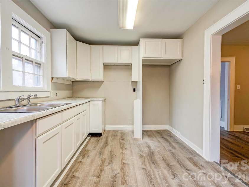 704 Earl Road, Shelby, NC 28150.  MLS# CAR4325482, YatesRealty ID 9248. 