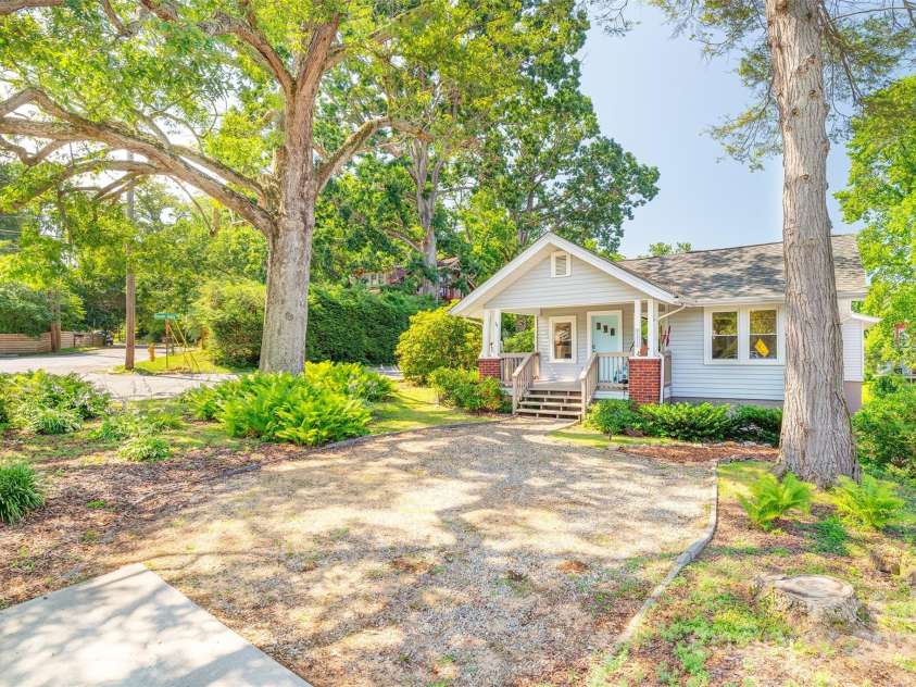 34 Vandalia Avenue, Asheville, NC 28806.  MLS# CAR4276401, YatesRealty ID 9249. 