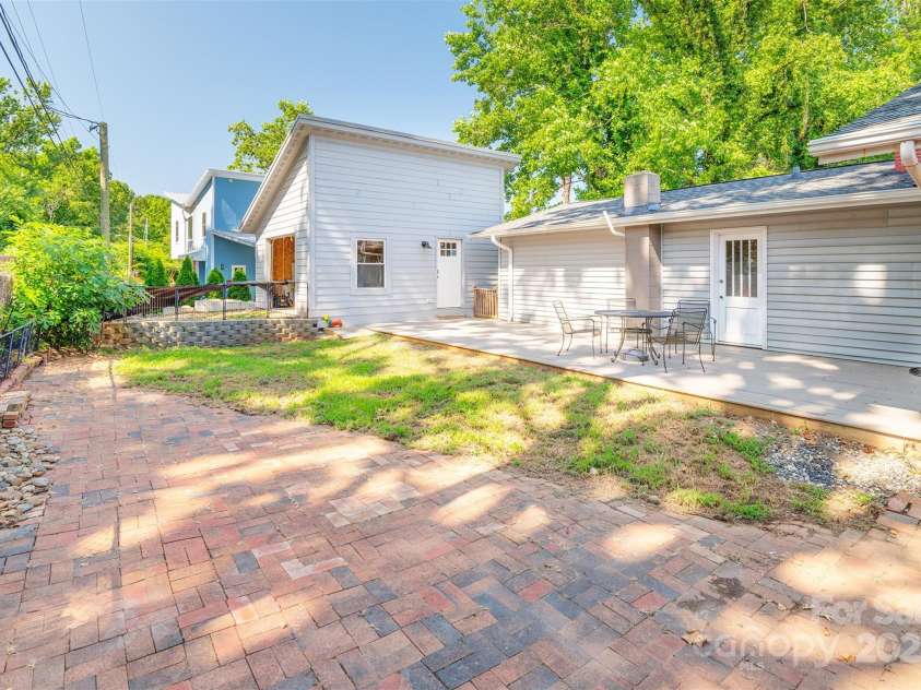 34 Vandalia Avenue, Asheville, NC 28806.  MLS# CAR4276401, YatesRealty ID 9249. 