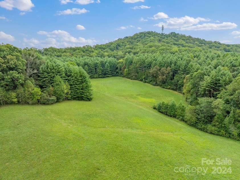 232 Dobson Road, Franklin, NC 28734.  MLS# CAR4190366, YatesRealty ID 925. 
