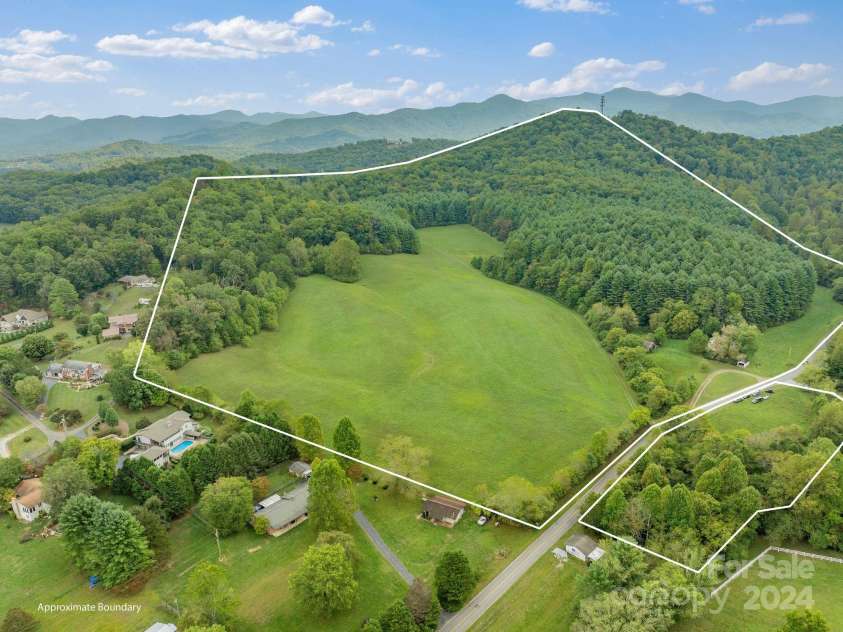 232 Dobson Road, Franklin, NC 28734.  MLS# CAR4190366, YatesRealty ID 925. 