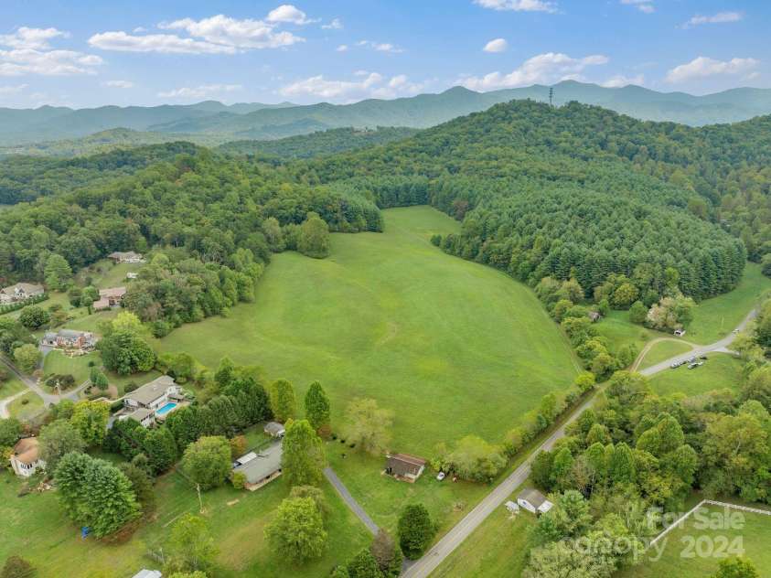 232 Dobson Road, Franklin, NC 28734.  MLS# CAR4190366, YatesRealty ID 925. 