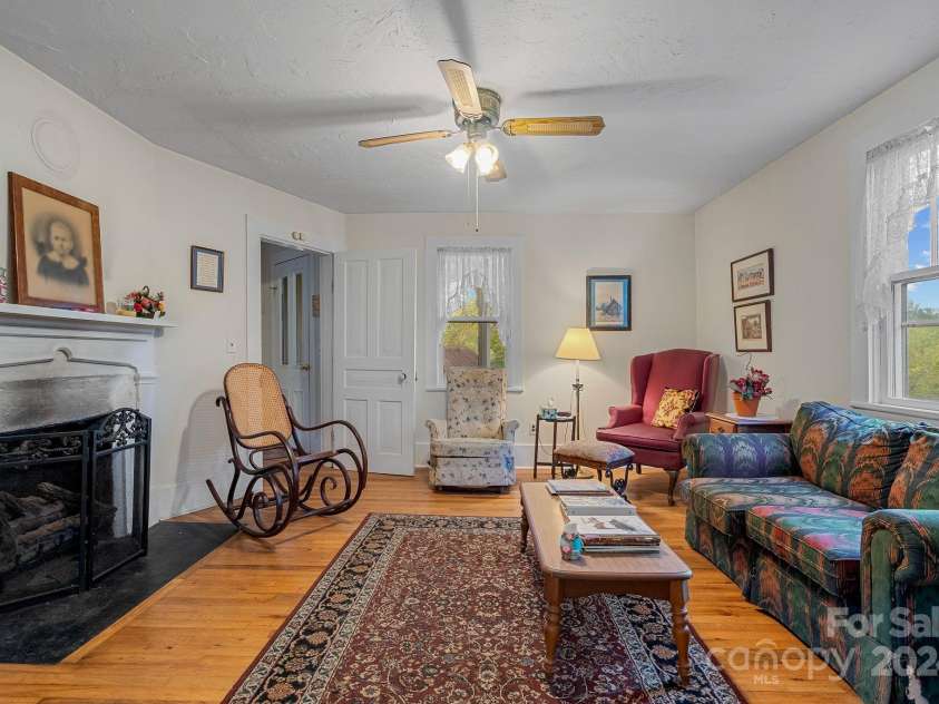 232 Dobson Road, Franklin, NC 28734.  MLS# CAR4190366, YatesRealty ID 925. 