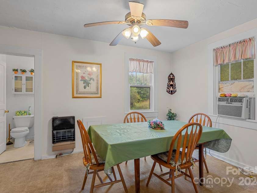 232 Dobson Road, Franklin, NC 28734.  MLS# CAR4190366, YatesRealty ID 925. 