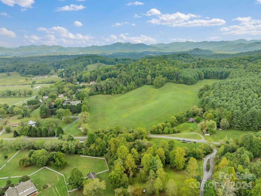 232 Dobson Road, Franklin, NC 28734.  MLS# CAR4190366, YatesRealty ID 925. 