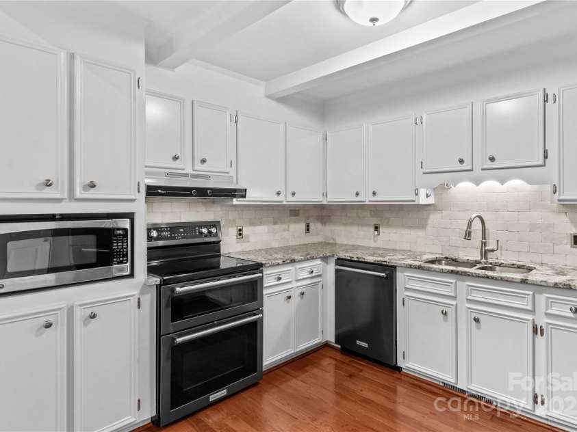 296 Hicks Creek Road, Troutman, NC 28166.  MLS# CAR4266143, YatesRealty ID 925. Updated Kitchen with Stainless Appliances