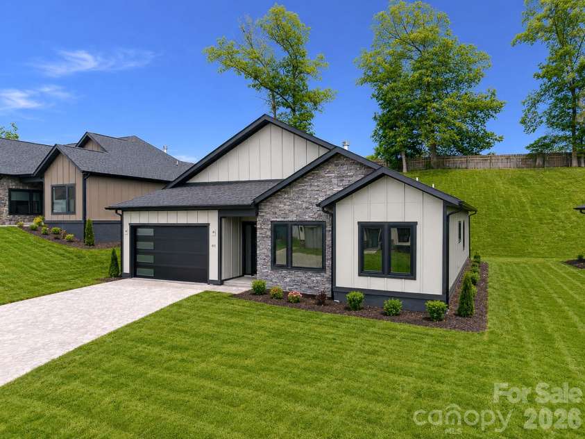 413 Big Hill Drive, Arden, NC 28704.  MLS# CAR4334677, YatesRealty ID 925. 