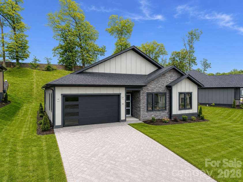 413 Big Hill Drive, Arden, NC 28704.  MLS# CAR4334677, YatesRealty ID 925. 