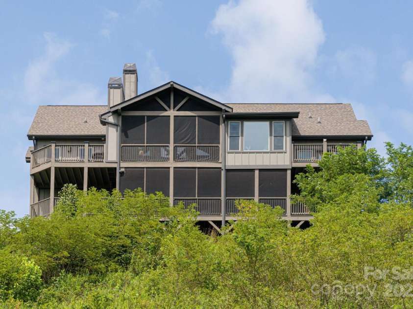 18 Gracie Lane, Weaverville, NC 28787.  MLS# CAR4213943, YatesRealty ID 9250. 