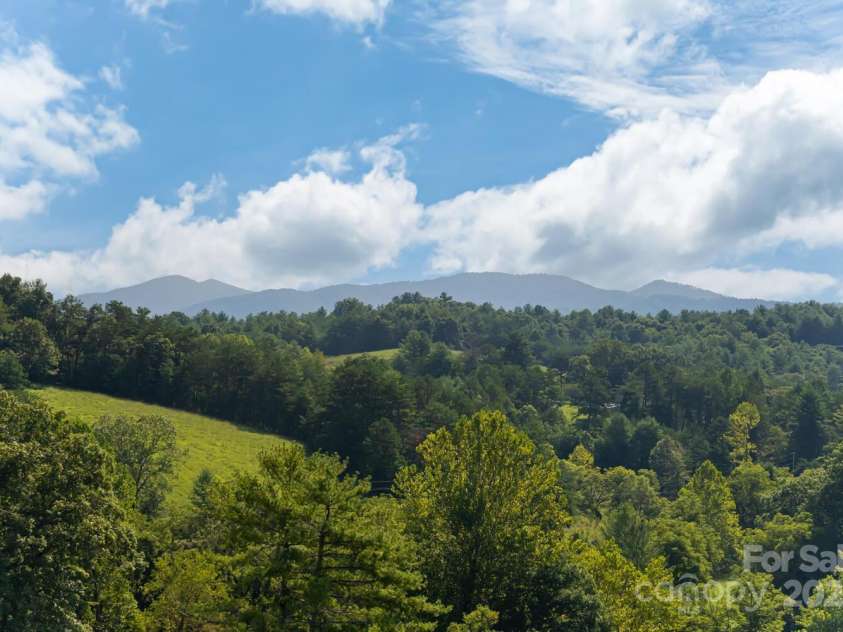 18 Gracie Lane, Weaverville, NC 28787.  MLS# CAR4213943, YatesRealty ID 9250. 