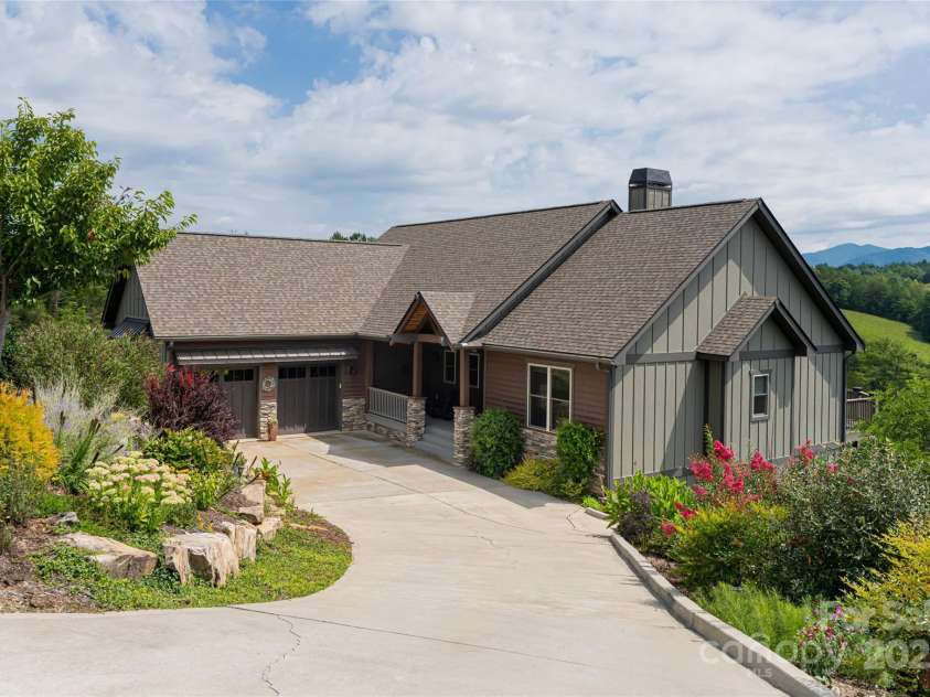 18 Gracie Lane, Weaverville, NC 28787.  MLS# CAR4213943, YatesRealty ID 9250. 