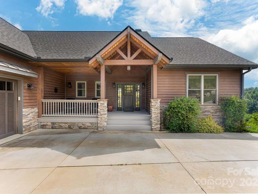 18 Gracie Lane, Weaverville, NC 28787.  MLS# CAR4213943, YatesRealty ID 9250. 