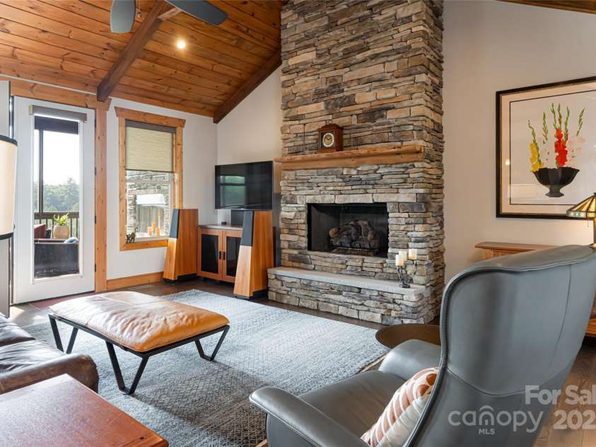 18 Gracie Lane, Weaverville, NC 28787.  MLS# CAR4213943, YatesRealty ID 9250. 