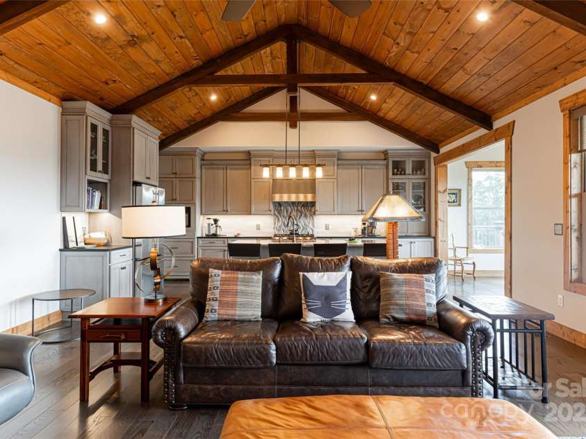 18 Gracie Lane, Weaverville, NC 28787.  MLS# CAR4213943, YatesRealty ID 9250. 