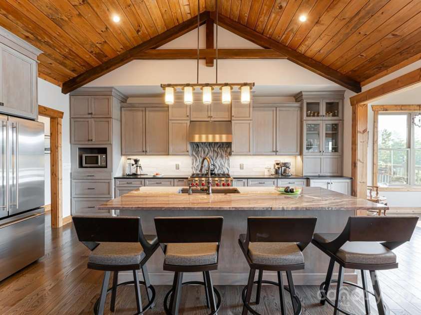 18 Gracie Lane, Weaverville, NC 28787.  MLS# CAR4213943, YatesRealty ID 9250. 