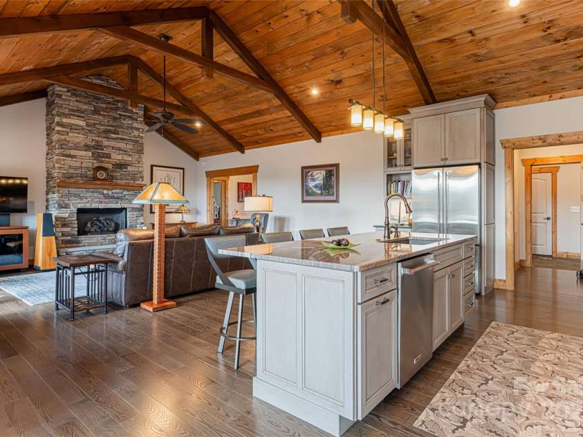 18 Gracie Lane, Weaverville, NC 28787.  MLS# CAR4213943, YatesRealty ID 9250. 