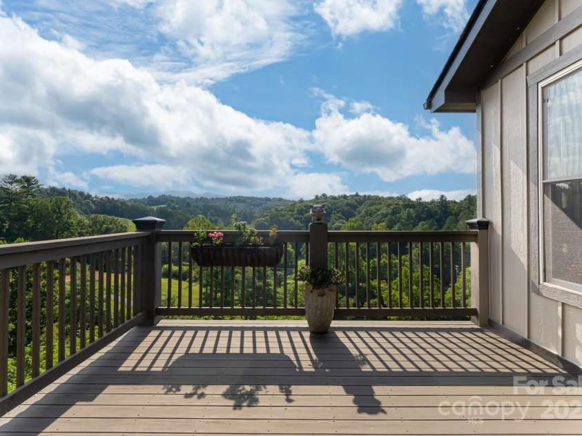 18 Gracie Lane, Weaverville, NC 28787.  MLS# CAR4213943, YatesRealty ID 9250. 