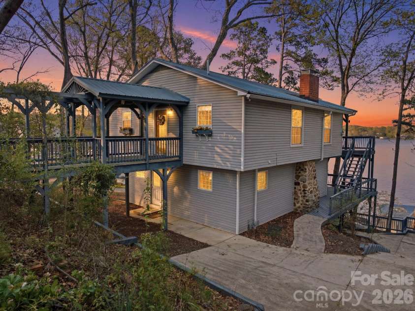 547 Lake Shore Drive, Norwood, NC 28128.  MLS# CAR4361576, YatesRealty ID 9250. 