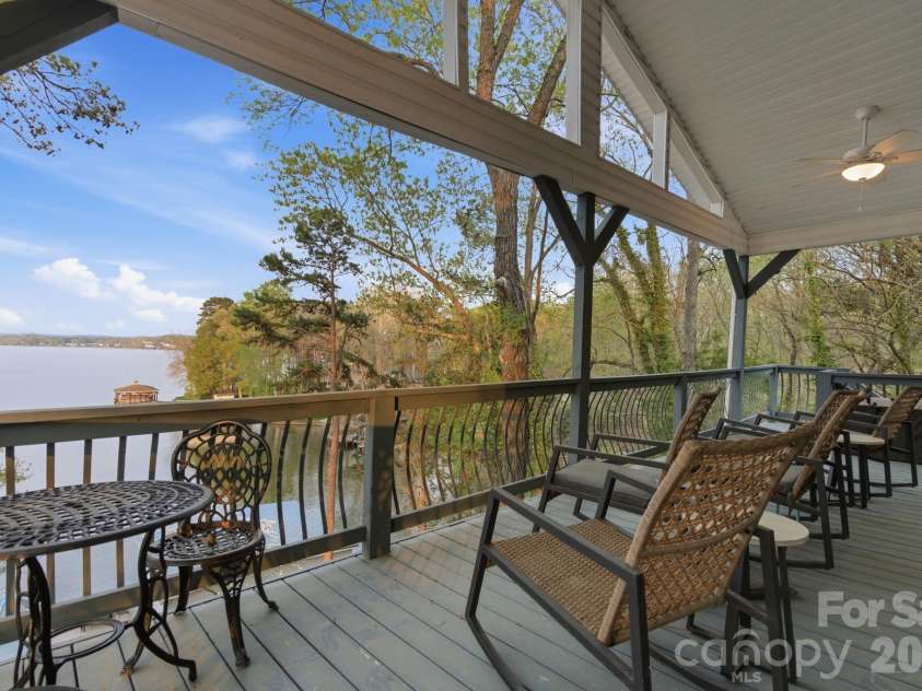 547 Lake Shore Drive, Norwood, NC 28128.  MLS# CAR4361576, YatesRealty ID 9250. 