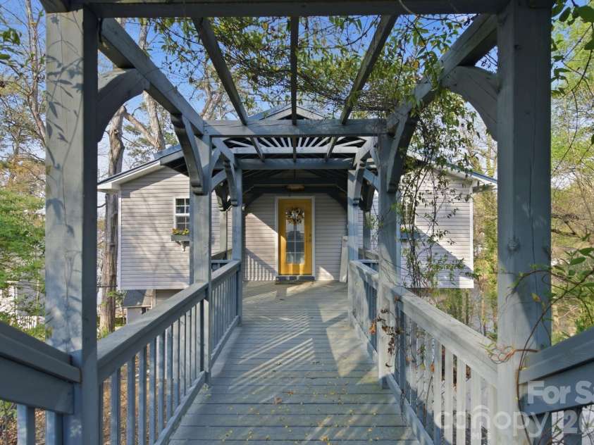 547 Lake Shore Drive, Norwood, NC 28128.  MLS# CAR4361576, YatesRealty ID 9250. 