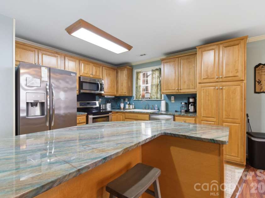 547 Lake Shore Drive, Norwood, NC 28128.  MLS# CAR4361576, YatesRealty ID 9250. 